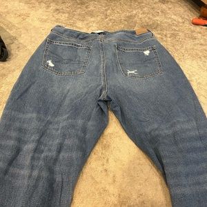 American eagle mom jeans